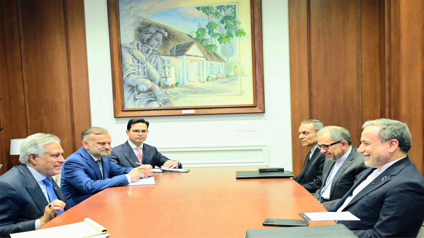 Pakistan, Iran foreign ministers meet in New York amid regional tensions