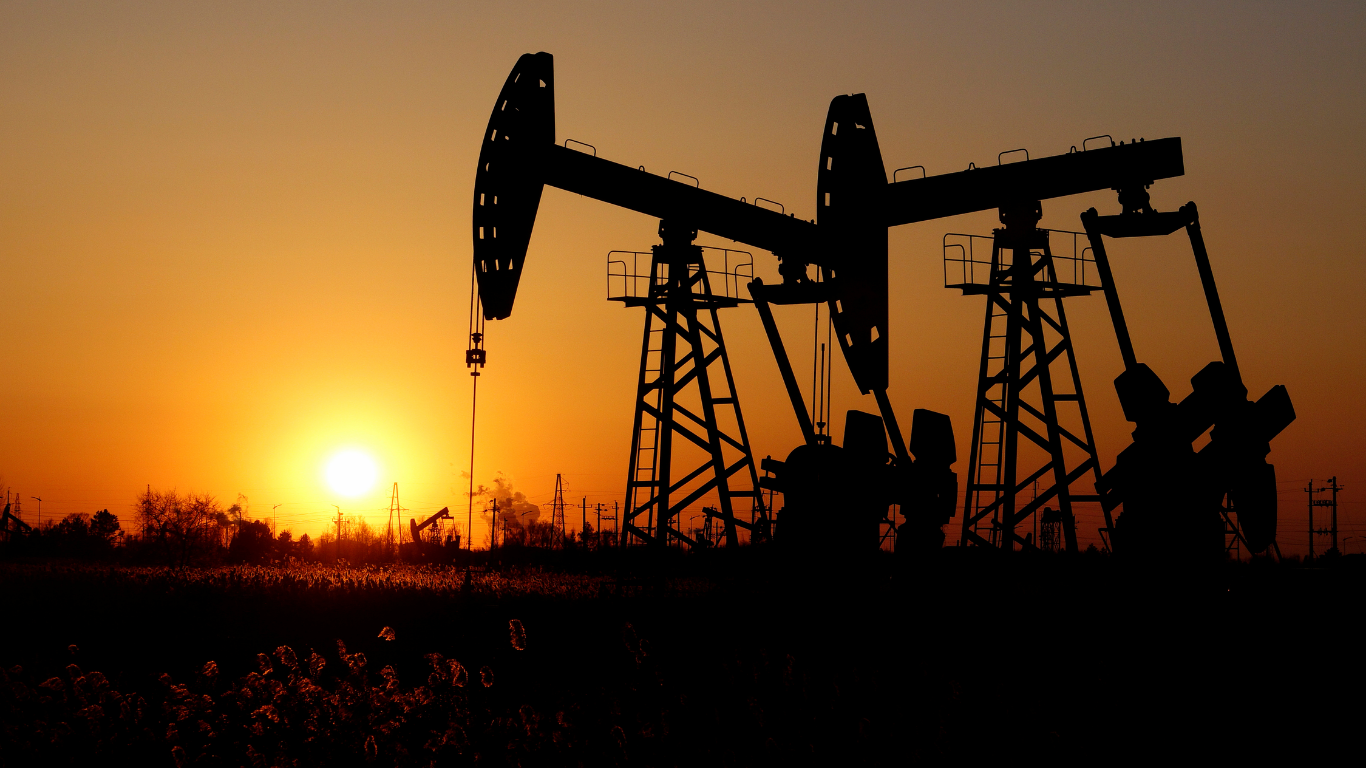Oil heads higher as US-Iran peace talks in stalemate