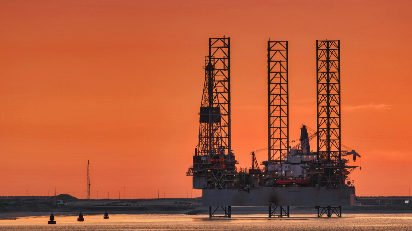 Oil prices fell as recovering Gulf exports and higher-than-expected US inventories eased supply concerns.