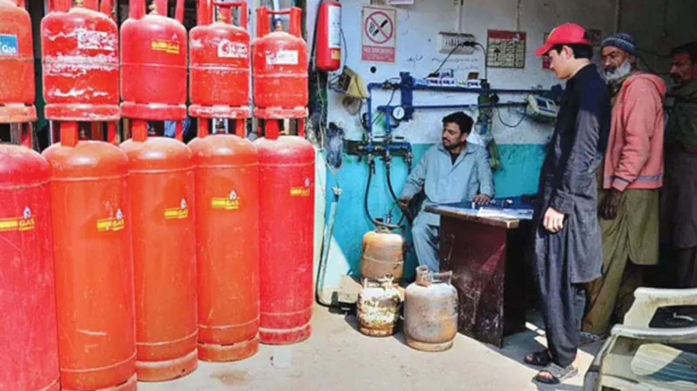 Ali Haider discusses a possible PKR 50 per kg reduction in LPG prices in Pakistan following the expected arrival of Iranian LPG bowzers.